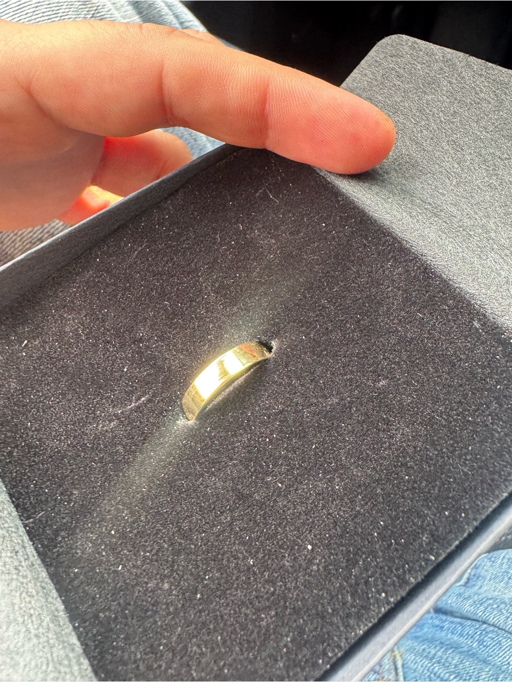 Authentic vintage 10k Gold Band Ring - Picture 11 of 13